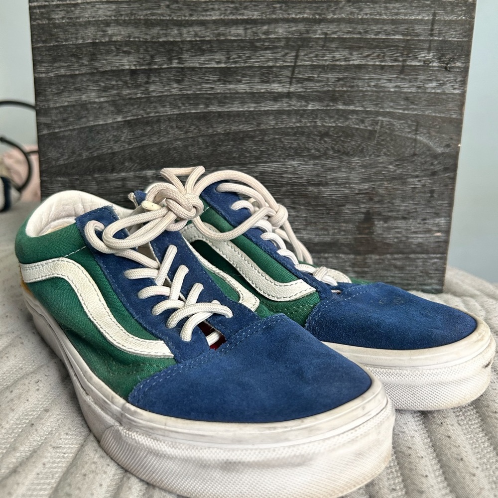 Vans Yacht Club Old Skool Shoes ! ❤️💛💚💙